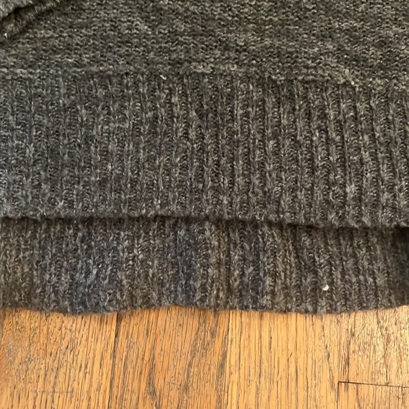 Abercrombie Sweater - Picture 4 of 4